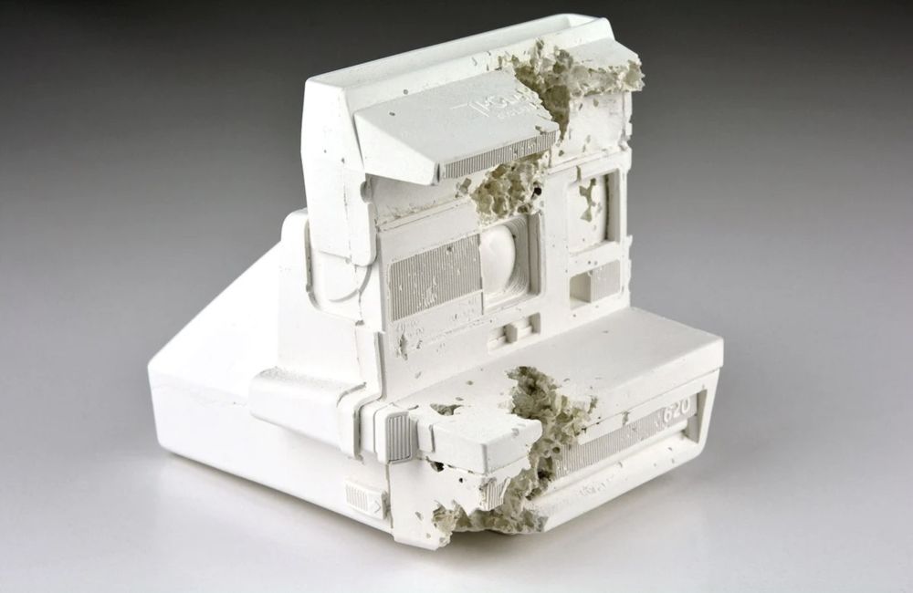 Multiple Arsham - Future Relic 06 - Polaroid camera