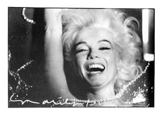 Photographie Stern - Marilyn Monroe Laughing in Pearls