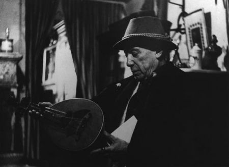 Photographie Clergue - PICASSO AVEC LA MANDOLINE