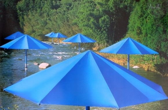 Photographie Christo & Jeanne-Claude - The Umbrellas, Ibaraki, Japan