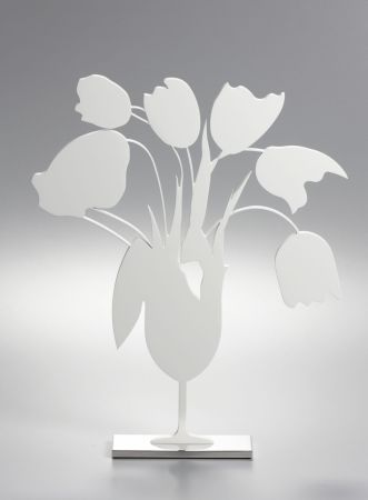Aucune Technique Sultan - White tulips and vase, April 4, (Sculpture)