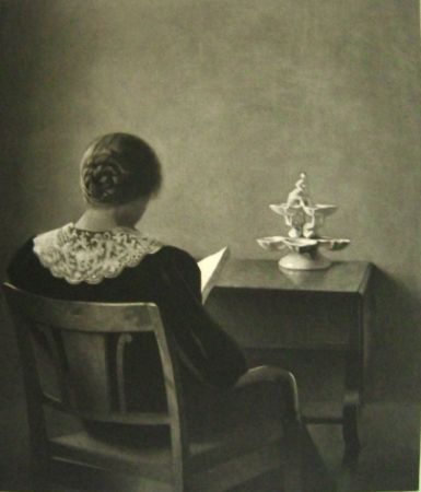 Manière Noire Ilsted - Woman reading