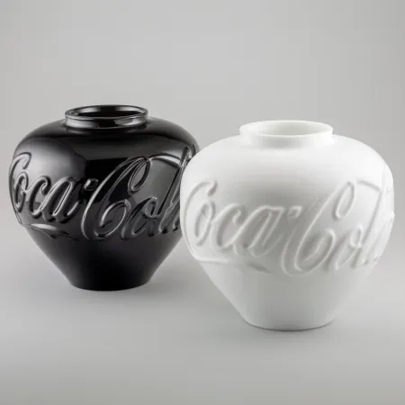 Multiple Ai - Vases in Black and White (Set of 2)