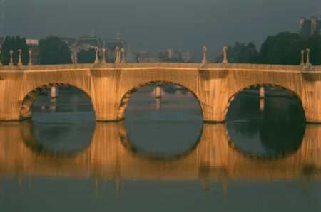 Photographie Christo - The Pont Neuf Wrapped Reflecting Bridge PN-150