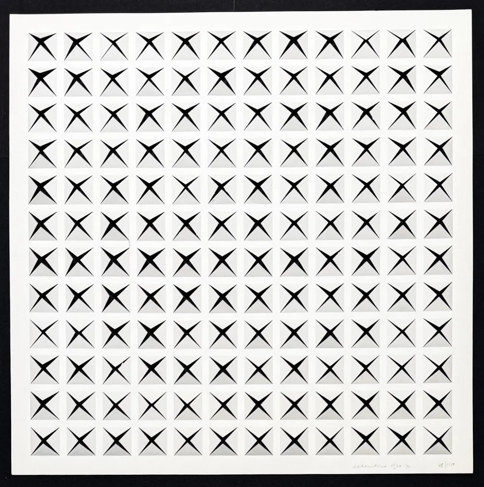 Aucune Technique Dadamaino - Dadamaino ( 1930-2004 ) – Untitled – hand-signed Punched paper – 1974