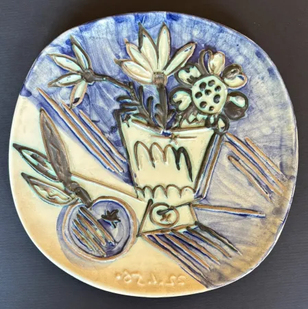 Aucune Technique Picasso - Pablo Picasso (1881–1973) - Bouquet à la pomme (A.R. 305) - White terracotta decorated with oxidised paraffin and glazes - 1956