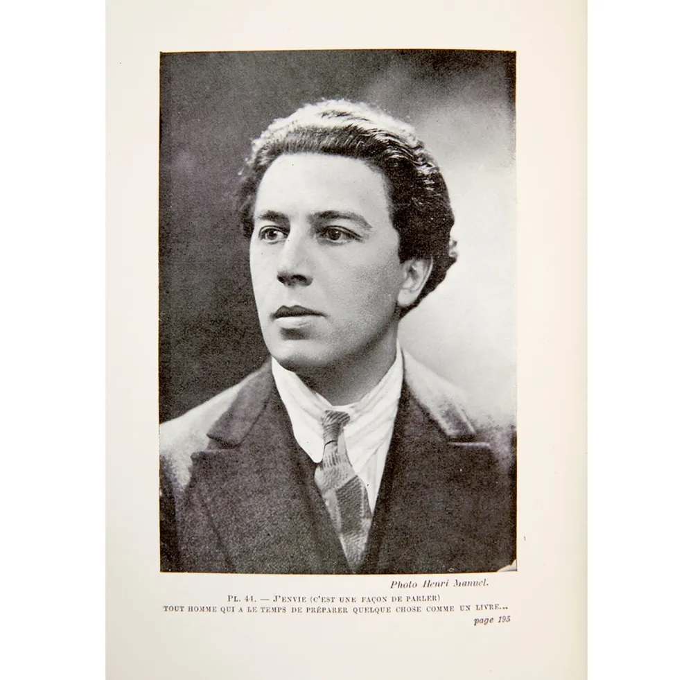 Livre Illustré Ray - André Breton : NADJA. Un des exemplaires sur Lafuma-Navarre réimposés in-4 (1928).‎ Avec 44 photographies.