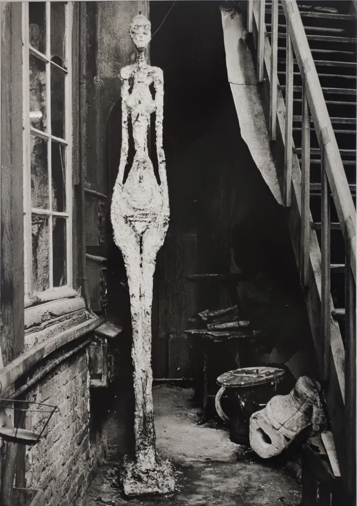 Photographie Scheidegger - Alberto Giacometti, Frauen-Skulptur
