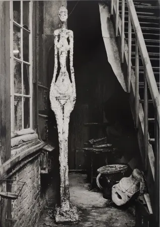 Photographie Scheidegger - Alberto Giacometti, Frauen-Skulptur